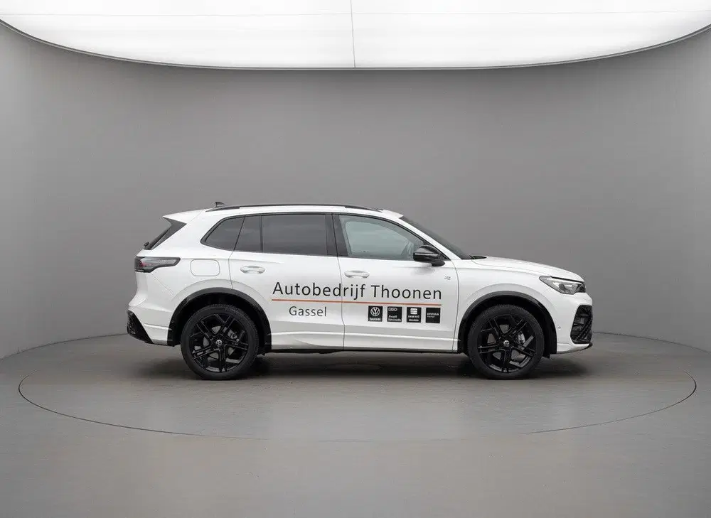 Volkswagen Tiguan 1.5 eHybrid R-Line Business Trekhaak uit 2024, foto 7
