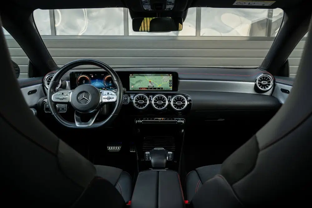 Mercedes-Benz CLA 250 e Premium uit 2020, foto 3