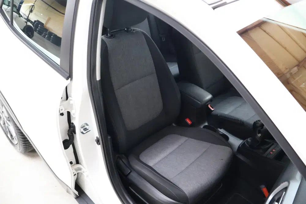 Kia Stonic 1.0 T-GDi DynamicLine uit 2020, foto 14