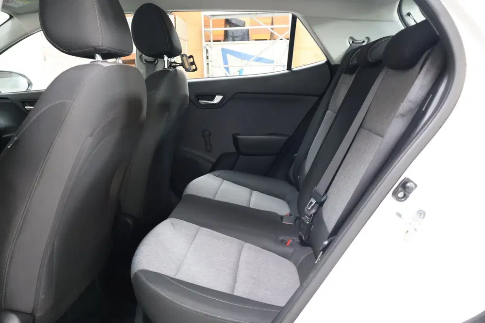 Kia Stonic 1.0 T-GDi DynamicLine uit 2020, foto 15