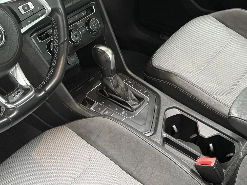 Volkswagen Tiguan 1.5 TSI ACT Highline R Line uit 2019, foto 12