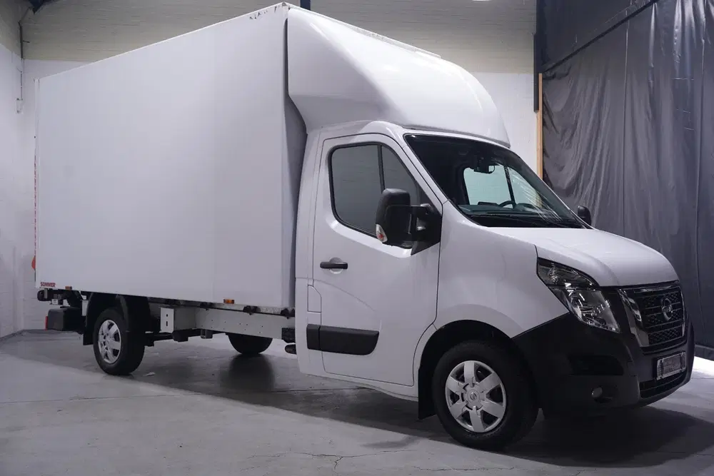 Nissan Interstar 2.3 DCi 165 pk Bakwagen met Laadklep Airco uit 2024, foto 2
