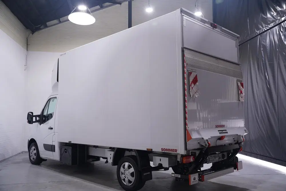 Nissan Interstar 2.3 DCi 165 pk Bakwagen met Laadklep Airco uit 2024, foto 3