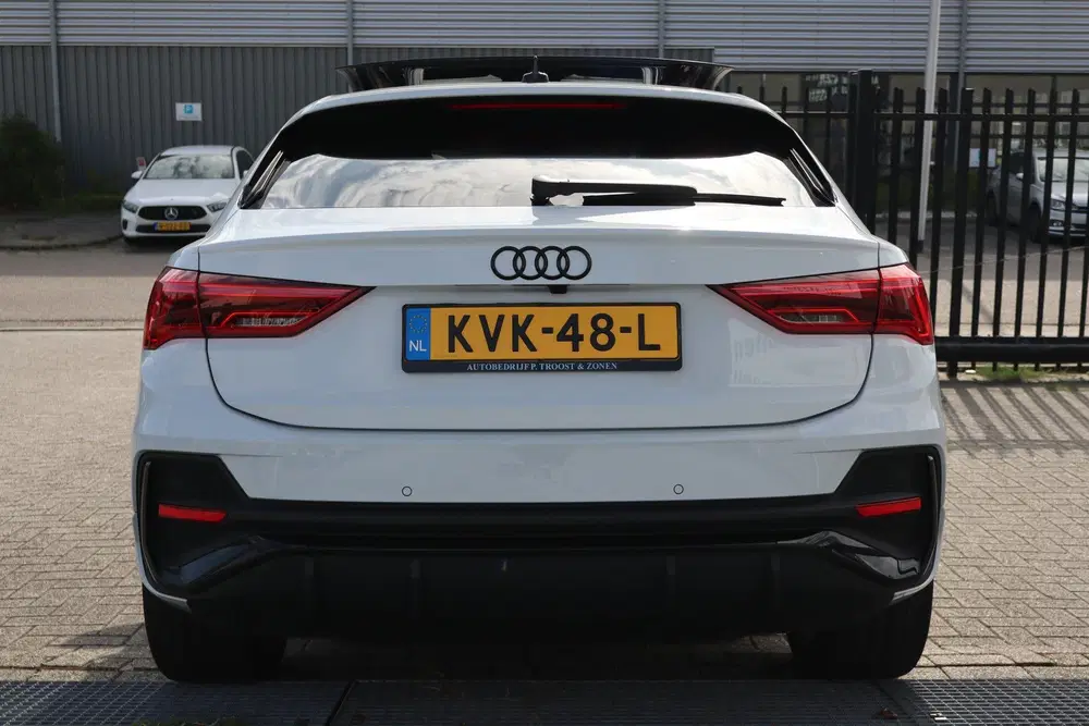 Audi Q3 45 TFSI e 3x S-Line uit 2023, foto 10