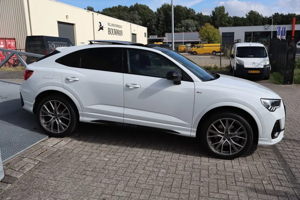 Audi Q3 45 TFSI e 3x S-Line uit 2023, foto 8