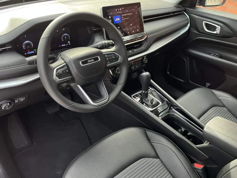 Jeep Compass 130 e-Hybrid Automaat Altitude uit 2024, foto 3