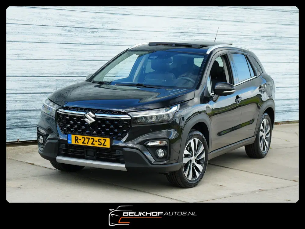 Suzuki S-Cross 1.4 Boosterjet Style Smart Hybrid Pano Lee uit 2022, foto 14