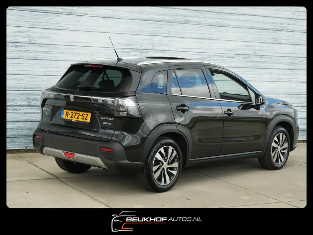 Suzuki S-Cross 1.4 Boosterjet Style Smart Hybrid Pano Lee uit 2022, foto 5