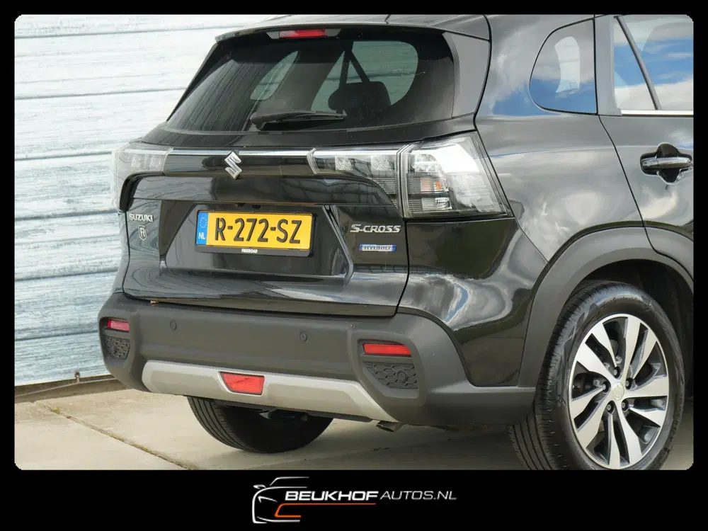 Suzuki S-Cross 1.4 Boosterjet Style Smart Hybrid Pano Lee uit 2022, foto 6