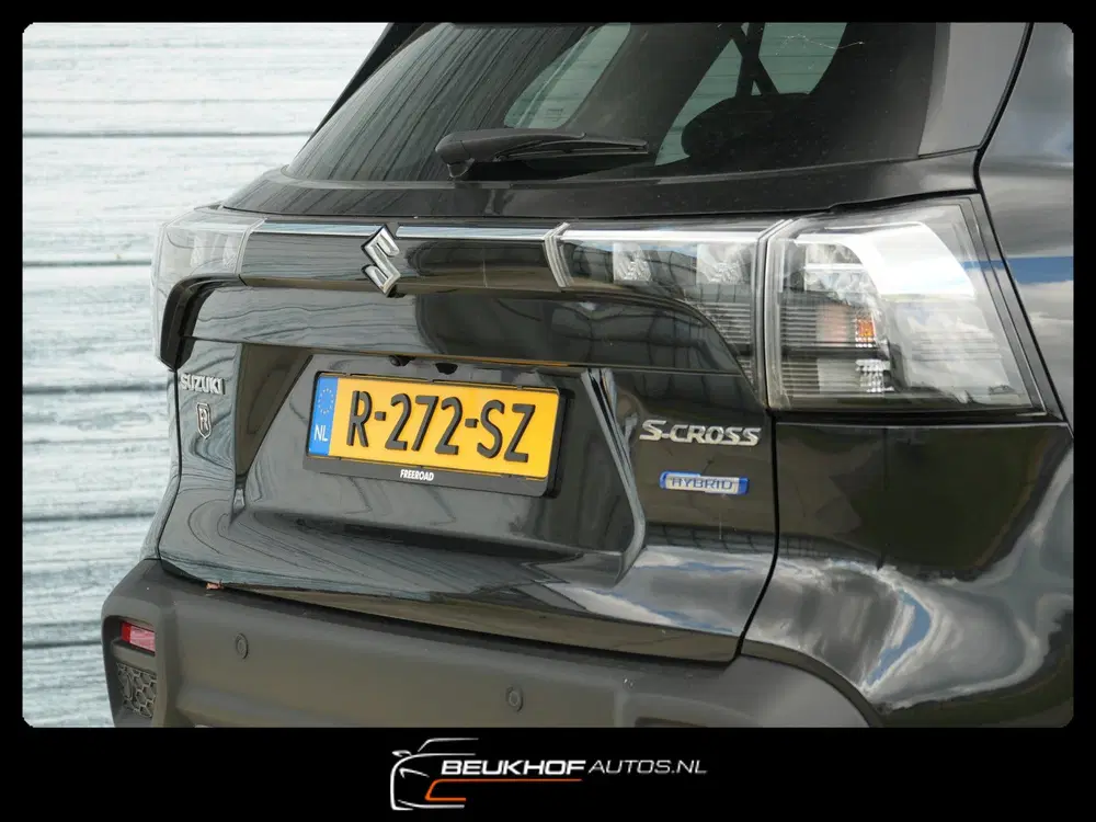 Suzuki S-Cross 1.4 Boosterjet Style Smart Hybrid Pano Lee uit 2022, foto 8