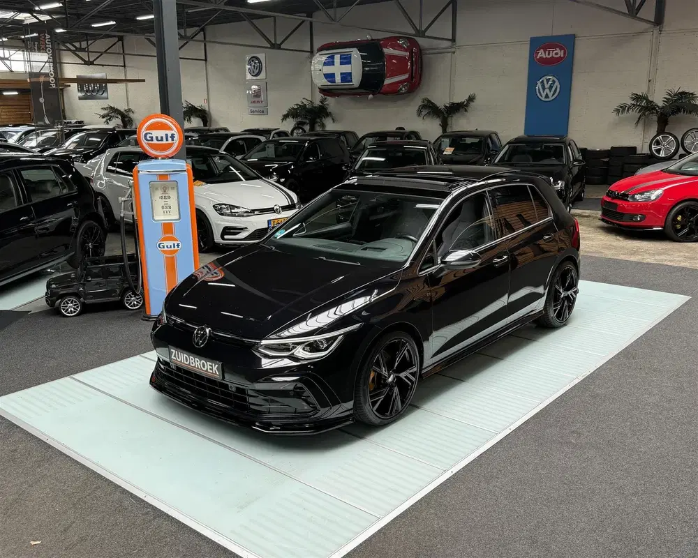 Volkswagen Golf 1.5 eTSI R-Line DSG uit 2021, foto 3