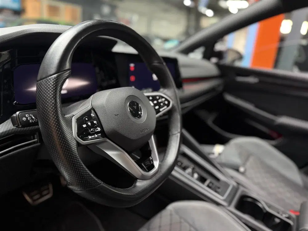 Volkswagen Golf 1.5 eTSI R-Line DSG uit 2021, foto 6