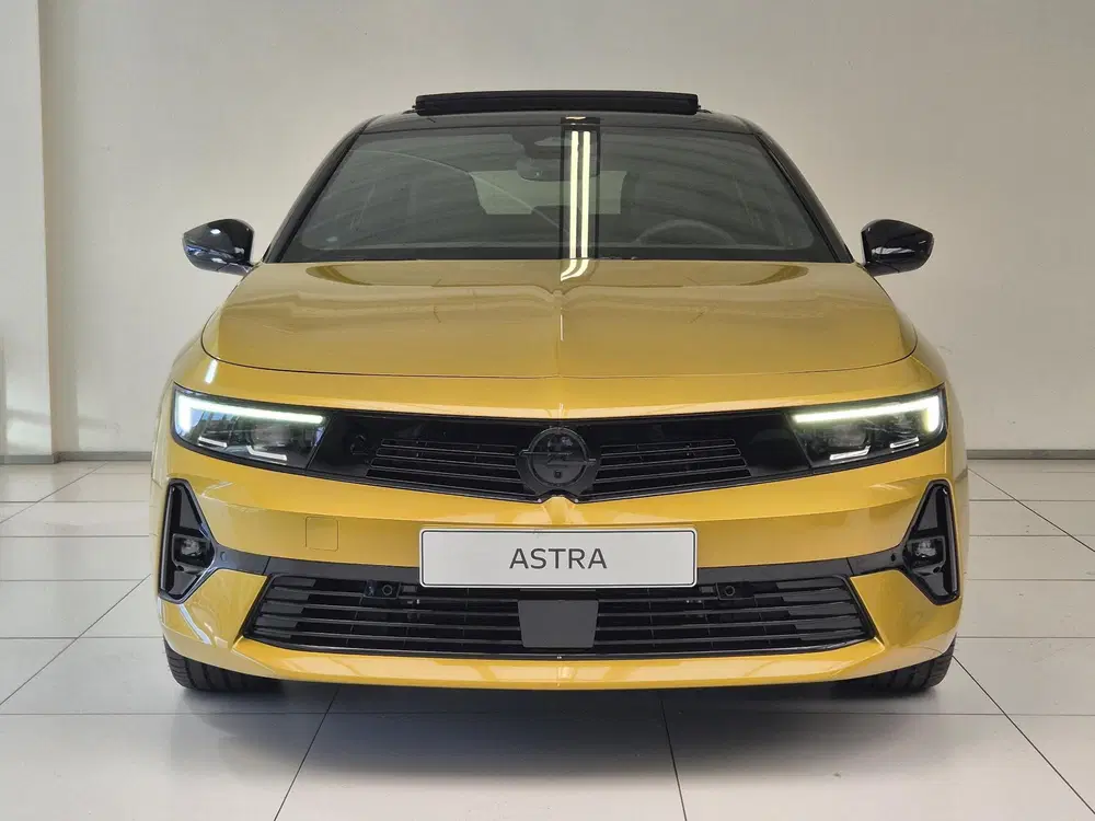 Opel Astra 1.2 Turbo Hybrid Ultimate Automaat uit 2025, foto 3