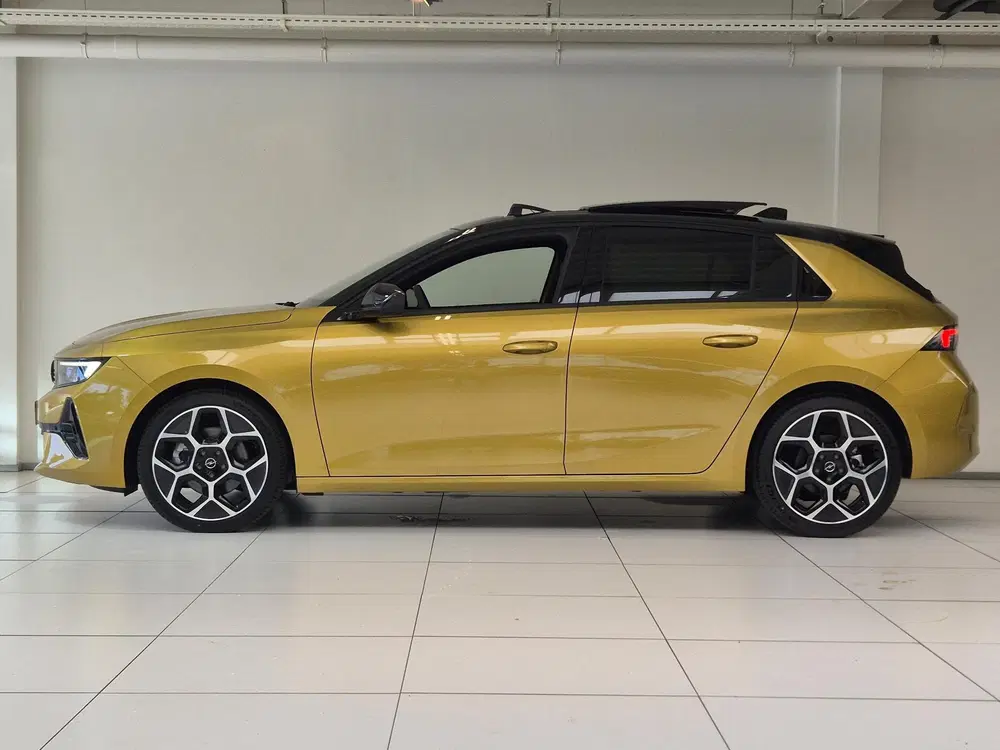 Opel Astra 1.2 Turbo Hybrid Ultimate Automaat uit 2025, foto 5