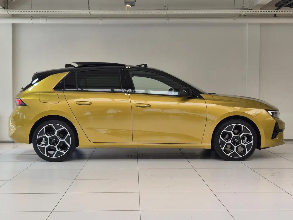 Opel Astra 1.2 Turbo Hybrid Ultimate Automaat uit 2025, foto 6