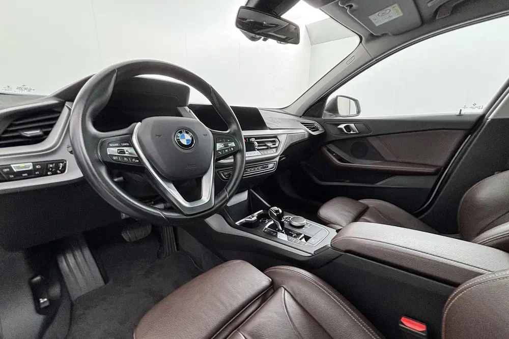 BMW 1-serie 120i Business Edition Plus – compacte klas uit 2022, foto 2