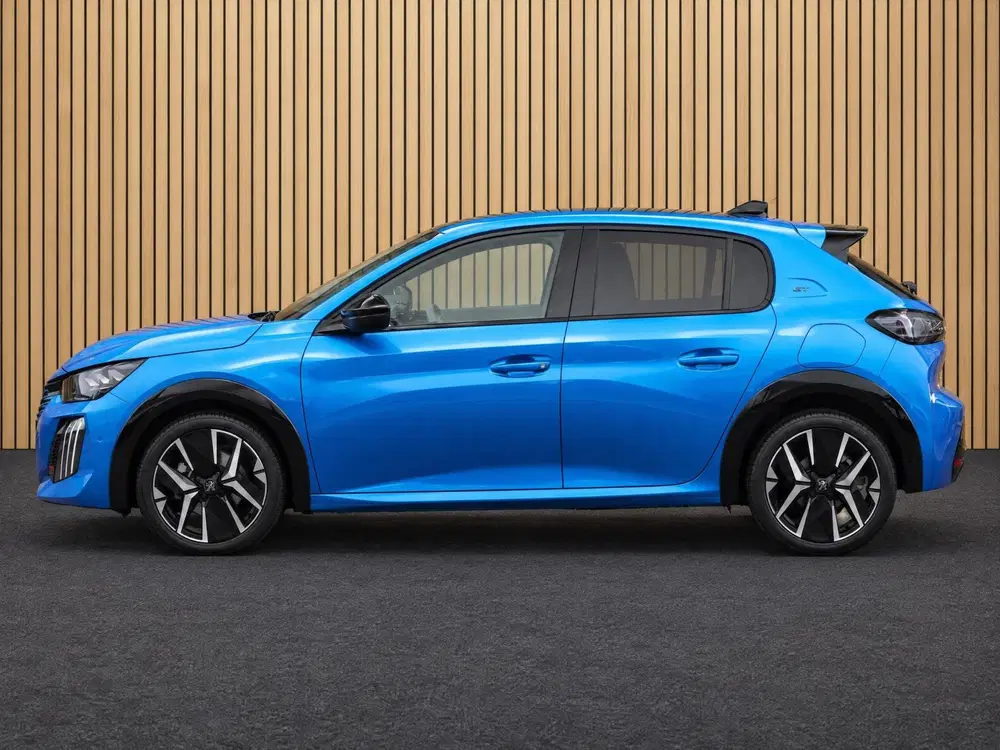 Peugeot 208 1.2 Hybrid 110 e-DCS6 GT VOORRAAD KORTING uit 2026, foto 6