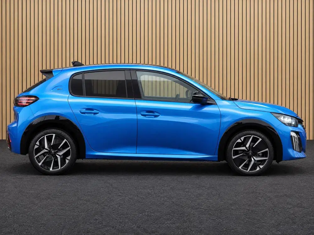 Peugeot 208 1.2 Hybrid 110 e-DCS6 GT VOORRAAD KORTING uit 2026, foto 7