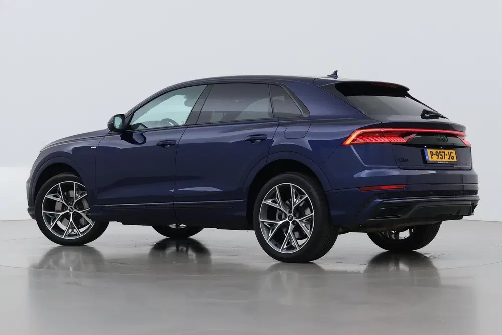 Audi Q8 55 TFSI e quattro Pro Line S uit 2021, foto 2