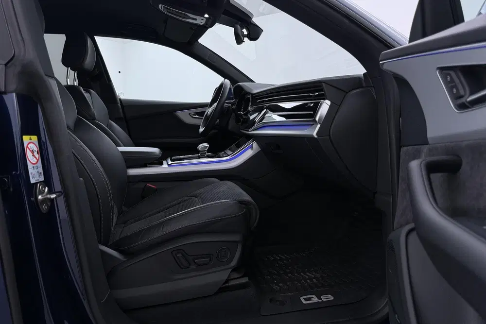Audi Q8 55 TFSI e quattro Pro Line S uit 2021, foto 5