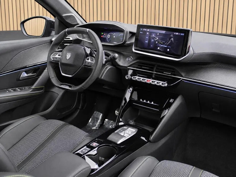 Peugeot 208 Hybrid 110 e-DCS6 GT VOORRAAD KORTING uit 2026, foto 3