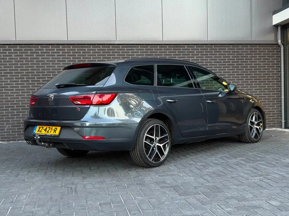 SEAT Leon 1.5 TSI FR Business Intense uit 2019, foto 2