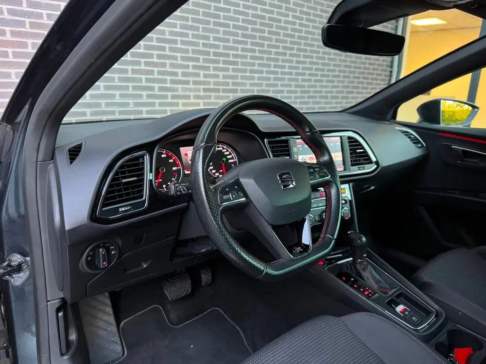 SEAT Leon 1.5 TSI FR Business Intense uit 2019, foto 3