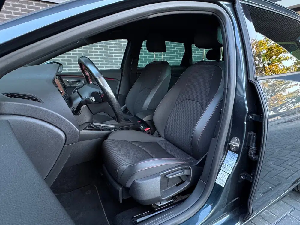 SEAT Leon 1.5 TSI FR Business Intense uit 2019, foto 4