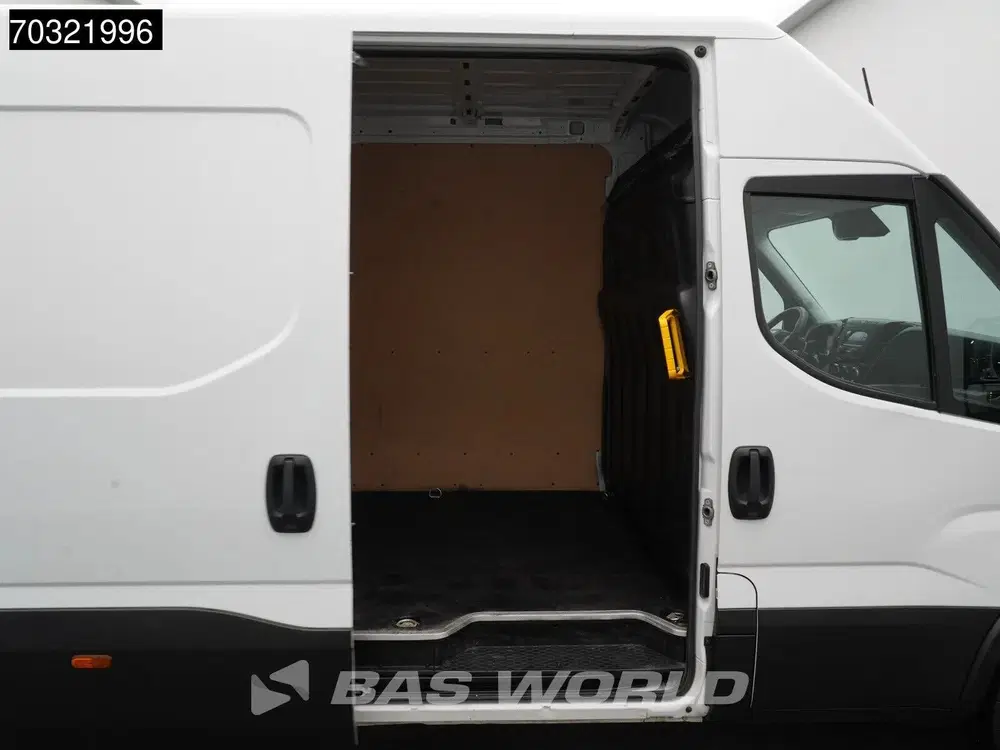 Iveco Daily L2H2 Airco Cruise 3 uit 2022, foto 9
