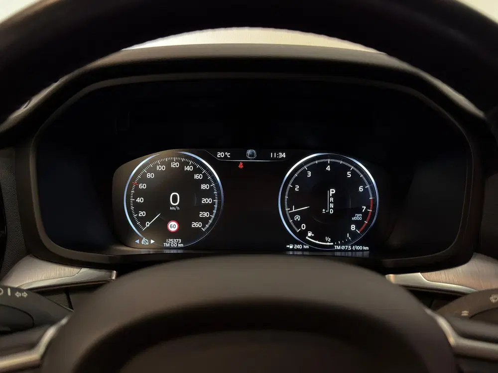 Volvo V60 2.0 T5 Momentum uit 2019, foto 10