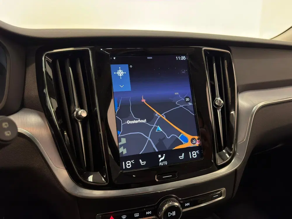 Volvo V60 2.0 T5 Momentum uit 2019, foto 11