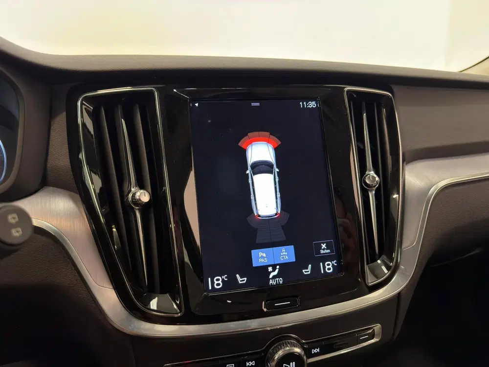Volvo V60 2.0 T5 Momentum uit 2019, foto 12