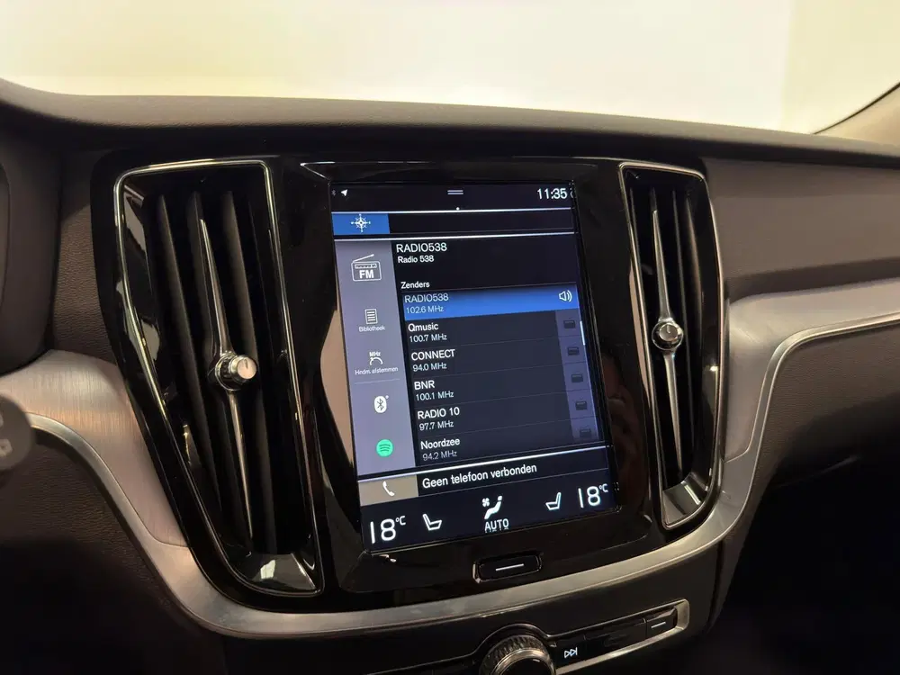 Volvo V60 2.0 T5 Momentum uit 2019, foto 13