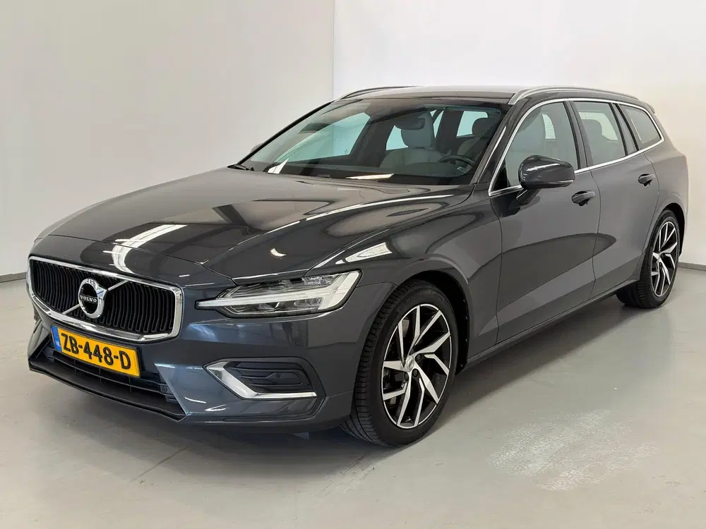 Volvo V60 2.0 T5 Momentum uit 2019, foto 3