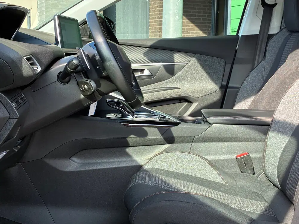 Peugeot 3008 1.2 PureTech Active uit 2019, foto 13