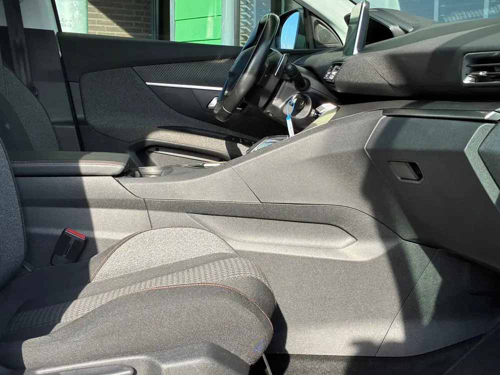 Peugeot 3008 1.2 PureTech Active uit 2019, foto 14
