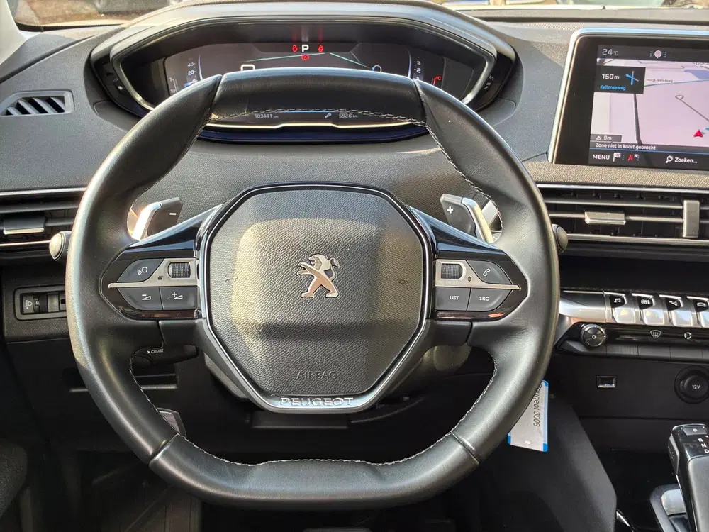 Peugeot 3008 1.2 PureTech Active uit 2019, foto 2