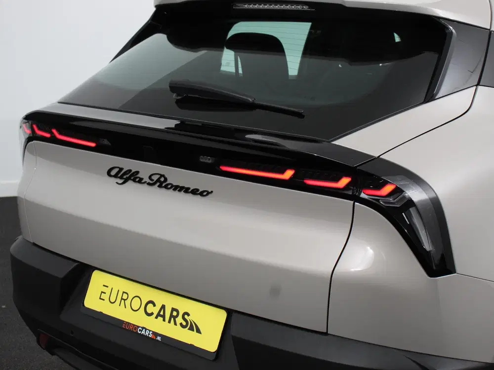Alfa Romeo Junior Elettrica Automaat 156PK Adaptieve Cruise uit 2025, foto 10