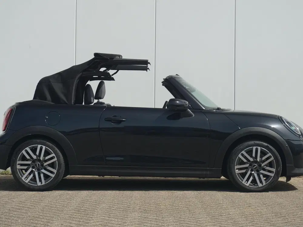 Mini Cabrio Cooper C uit 2025, foto 7