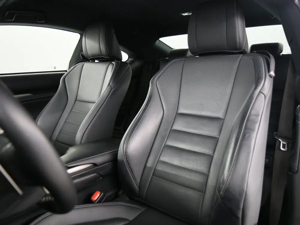 Lexus RC 300h Luxury Line uit 2019, foto 14