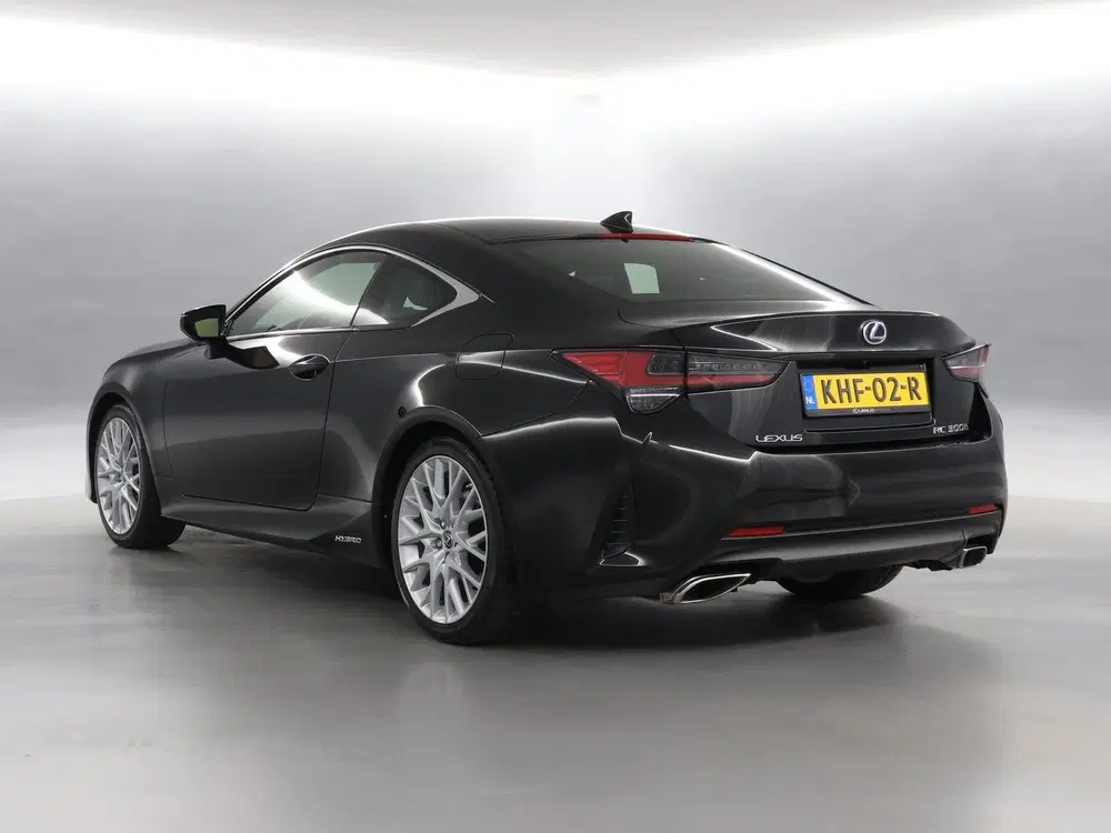 Lexus RC 300h Luxury Line uit 2019, foto 4