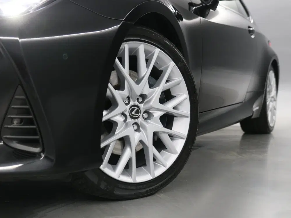 Lexus RC 300h Luxury Line uit 2019, foto 6