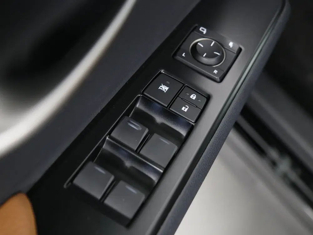 Lexus UX 250h First Edition uit 2019, foto 13