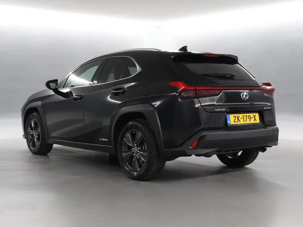 Lexus UX 250h First Edition uit 2019, foto 4