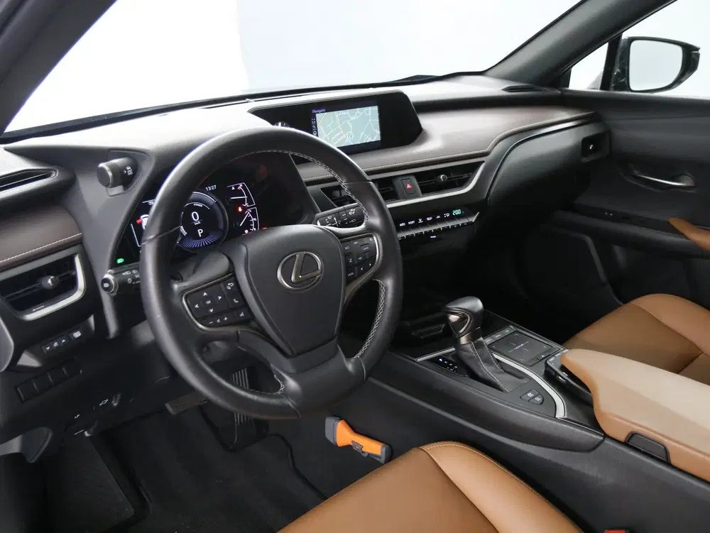 Lexus UX 250h First Edition uit 2019, foto 9
