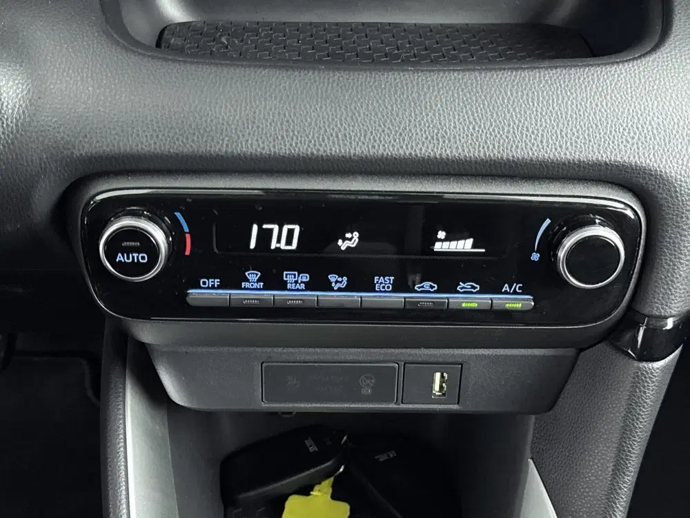 Toyota Yaris 1.5 Hybrid TeamNL uit 2022, foto 9
