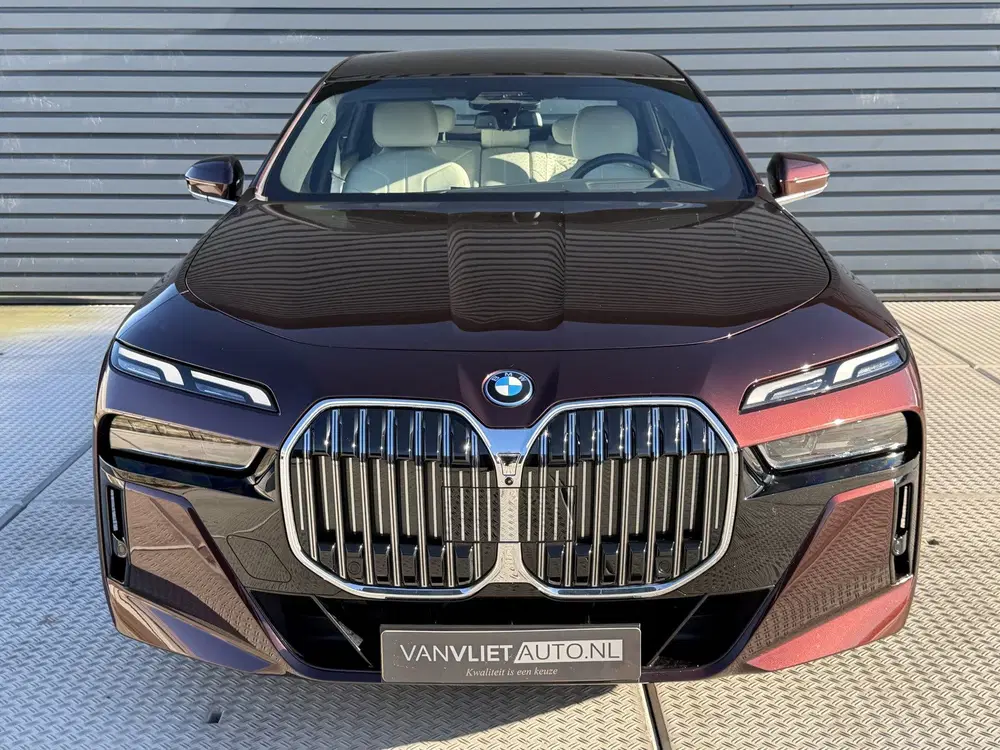 BMW 7-serie 7 Serie 750e xDrive uit 2025, foto 2