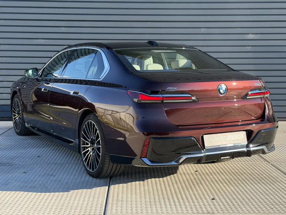 BMW 7-serie 7 Serie 750e xDrive uit 2025, foto 4