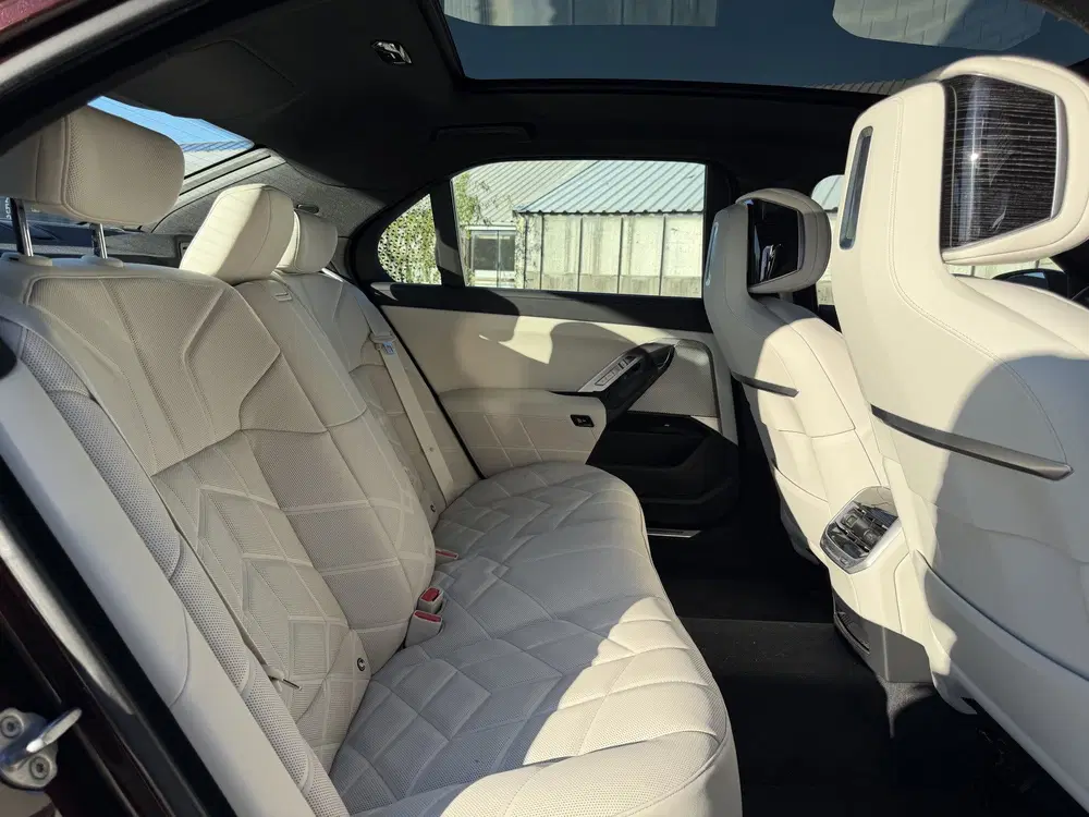 BMW 7-serie 7 Serie 750e xDrive uit 2025, foto 9
