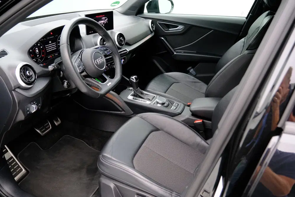 Audi Q2 35 TFSI S Edition Aut. 1e-Eig uit 2023, foto 2